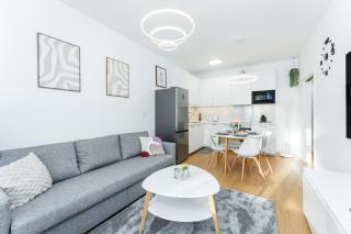 Rentero Warm and Bright Apartment at Prague - 5