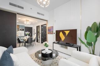 Vogue Vacation Homes, Arjan Opalz by Danube near Science Park, One Bedroom Apartment with Balcony and Vibrant Community View, Access to all Amenitties - 2
