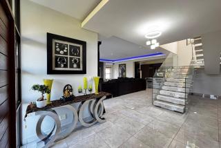 The Coastal Charm Villa - 2