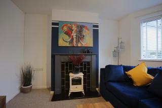 Stonehouse Lane by N And N Stays, Perfect for Contractors and corporate stays, Free Pvt Parking and fast Wifi - 8