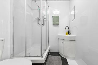 Stylish Central London Flat, Victorian Build, Sleeps 4 - 1