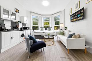 Stylish Central London Flat, Victorian Build, Sleeps 4 - 5