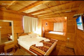 נופים בלבן - בקתה עם אמבט ספא מלבני ענק ובריכה פרטית - 4