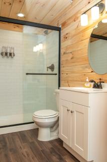 Cute Cabin Rental in Waco, for Wonderful Family Glamping in Texas - 9