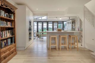 3 bed Home in Battersea with Garden - 6