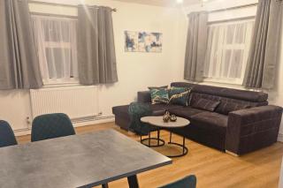 London Chic Apt great location free parking - 9