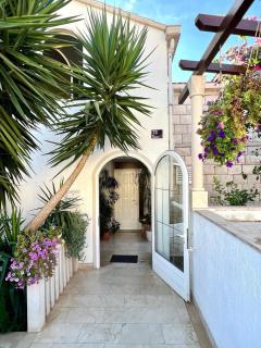 Apartments by the sea Puntinak, Brac - 718 - 1