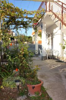 Apartments with a parking space Vodice - 5808 - 1