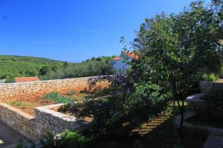 Apartments with parking space Rukavac, Vis - 8836 - 2