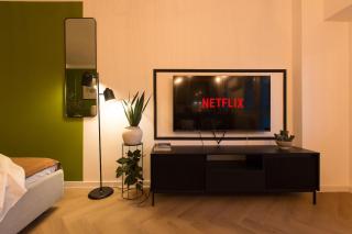 Bright City Studio with Balcony in Bucharest - 1