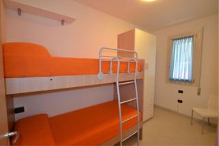 Modern flat with private garden - 5