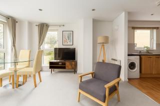 Idyllic 2 Bed Balcony Flat Chelsea Harbour - 2