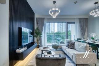 Luxury 2BR Harbour Views Tower 2 Creek Harbour Dubai - 6