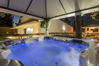 Luxury villa with a swimming pool Split - 13408 - 1