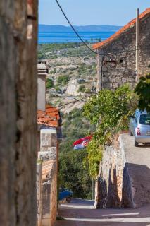 Holiday house with a parking space Lozisca, Brac - 15444 - 2