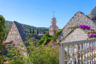 Holiday house with a parking space Lozisca, Brac - 15444 - 3