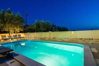 Family friendly house with a swimming pool Sveti Filip i Jakov, Biograd - 15775 - 1