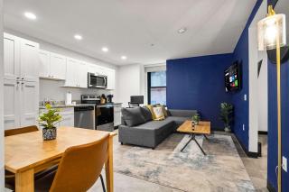 CozySuites Stunning 1BR in Downtown Pitts #03 - 0