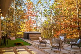 Modern Home wih Hot Tub & Backyard Oasis - 4