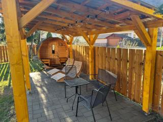 Chata za potokom - 2