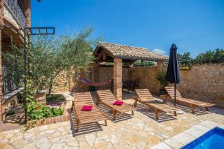 Family-friendly apartments with swimming pool Nova Vas, Porec - 14167 - 1