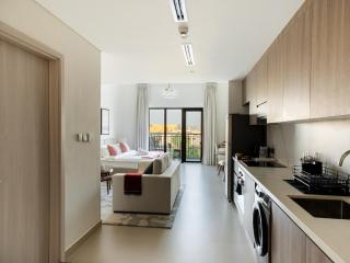 Studio on Yas Island with Big Balcony, Near F1, Water Park and Ferrari view - 2