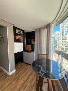 Aconchegante e próximo da Roda gigante, churrasqueira Privativa! - Balneário Camboriú - 8