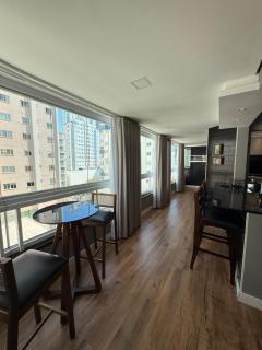 Aconchegante e próximo da Roda gigante, churrasqueira Privativa! - Balneário Camboriú - 9