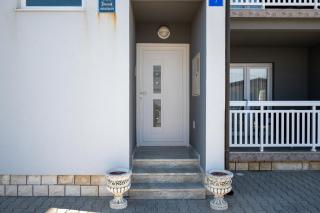 Apartments by the sea Vir - 20172 - 1