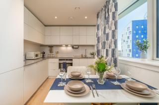 Modern Apartment Cinema, Gym & Games Access - 4