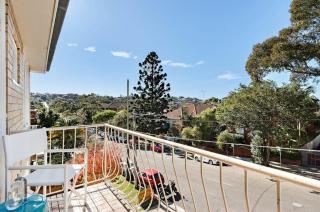 Sunny Beach Pad - Short Walk to Beach & Shops - 5