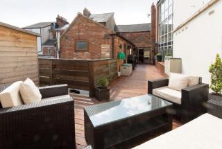 Spacious 4 Bedroom Apartment in Oxford City Centre, Near Colleges & Botanical Gardens - 1