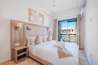 2BR Retreat in Hivernage Pool, Balcony & Parking - Marrakesh - 6