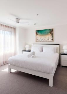 King Bed with Sofa Bed Studio at Manly - 3min walk to Corso & Manly Beach - 4