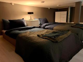 Centrally-located Unique Private apartment with 3 floors - 8