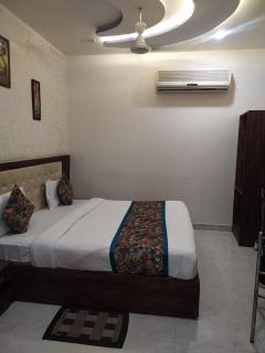 Hotel The Shriyansh - 9