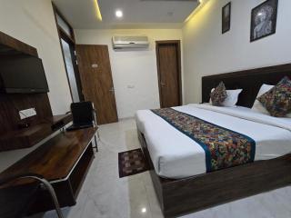 Hotel The Shriyansh - 8