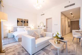 Stylish Studio with Golf Course Views Yas Island - 1