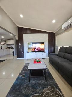 Beautiful 2 Bedroom Suite - 0