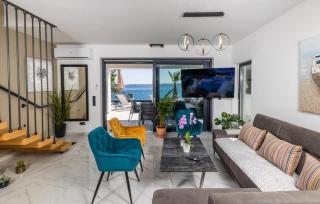 Villa Palazzo Maestral beachfront by Villas Guide - 6