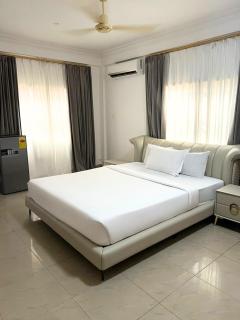 Golden Crystal Hotel - 5