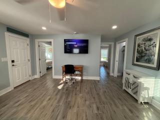 Grouper- NEW Remodel Entire Unit Kit Washer Dryer Upstairs 3Mi to Beach - 8