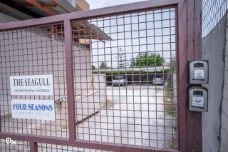 The Seagull - Quiet Retreat With Panoramic View in Nea Makri - 2