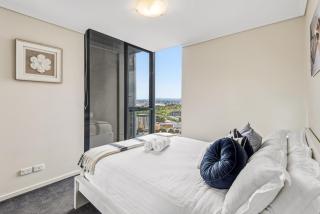 Modern 2 BR Apt - Near MCG & Crown Casino - 1