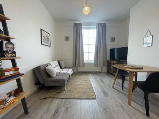 F2 Cheltenham Festival Ready! Sleeps 3 - 8
