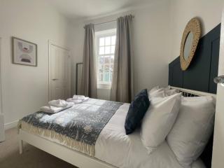 F2 Cheltenham Festival Ready! Sleeps 3 - 3