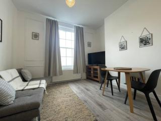 F2 Cheltenham Festival Ready! Sleeps 3 - 6