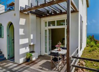 Whale Tails Boutique Hotel - 3