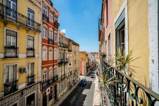 Cozy Private Apartment with Patio - Lisbon - 8