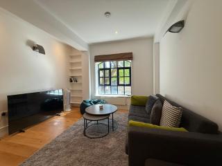 Modern 2 Bedroom Apartment in Kings Cross, London, N1 - 0